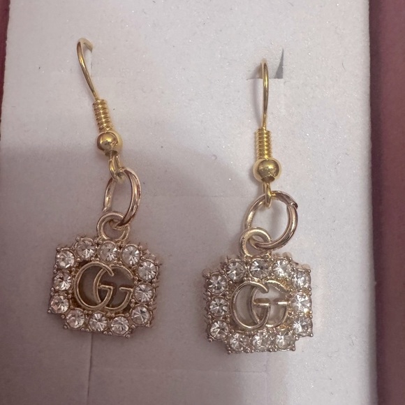 GG zipper pull up cycled earrings- Gold with rhinestone square shape. - Picture 1 of 5